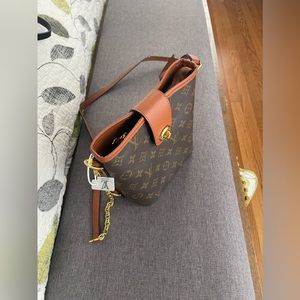 Louis Vuitton Faux purse